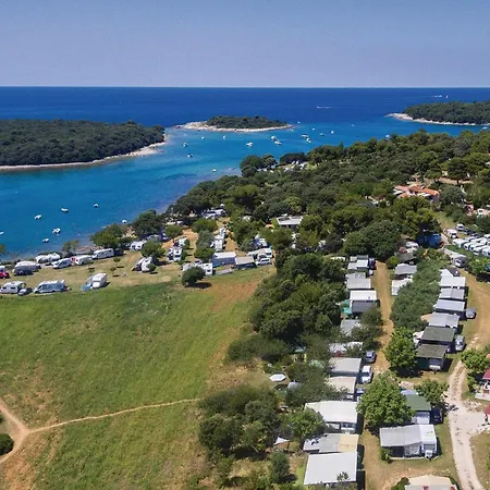 Beautiful In * Banjole