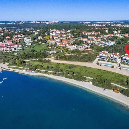 Beautiful In * Banjole