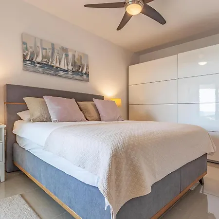 2 Bedroom Amazing In *