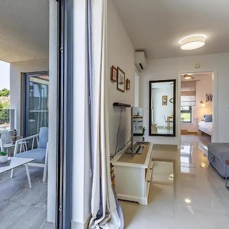 2 Bedroom Amazing In Banjole